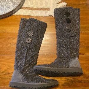 Women grey sweater Uggs size 5